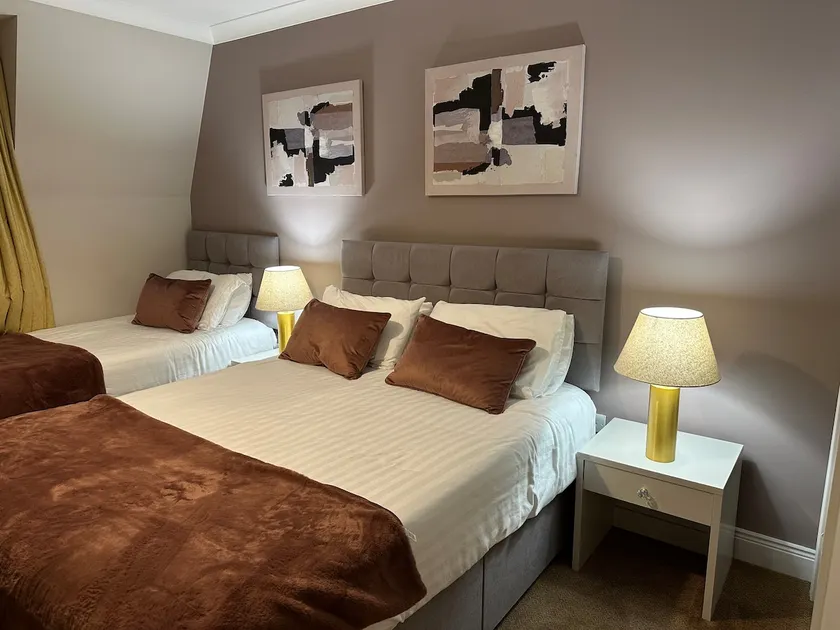 Spacious 2 bedroom apartment in Killarney - Image 1