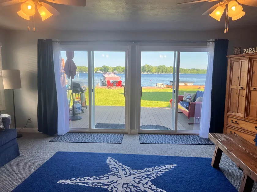 Cozy Red Door Cottage on Jordan Lake - Image 1