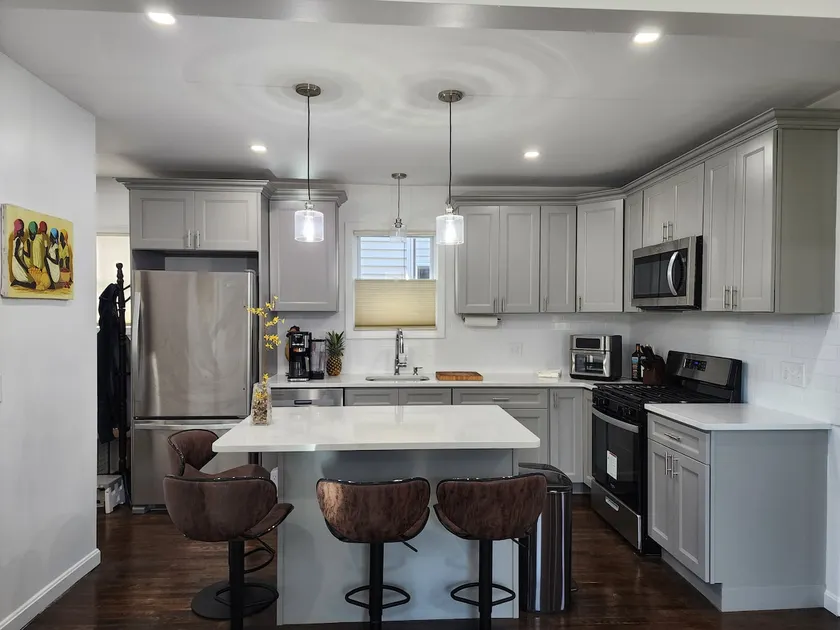 4br 2ba House near Boston - Image 1
