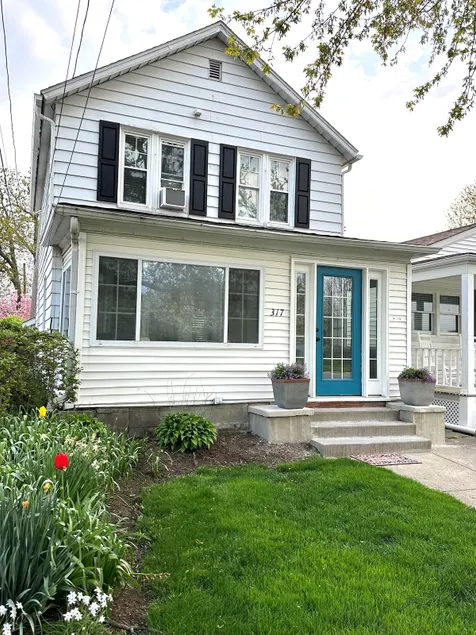 Skipper's Cottage, Walk to Lake Erie & the Beach! - Image 1