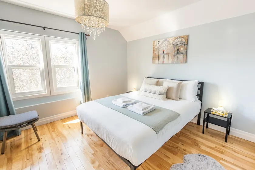 5 min to Agawa Train | Cozy Oasis w/Firepit & Deck - Image 1