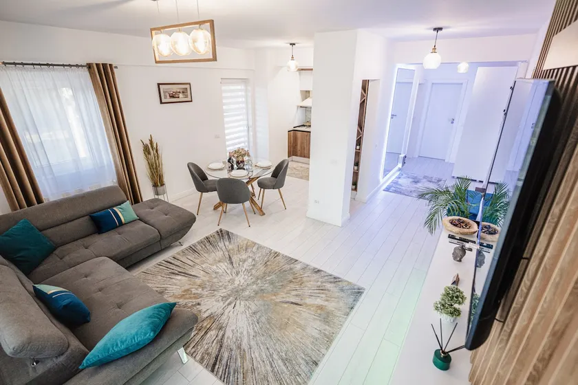 Luxury Designer Apartment - Romanescu Park - Image 1