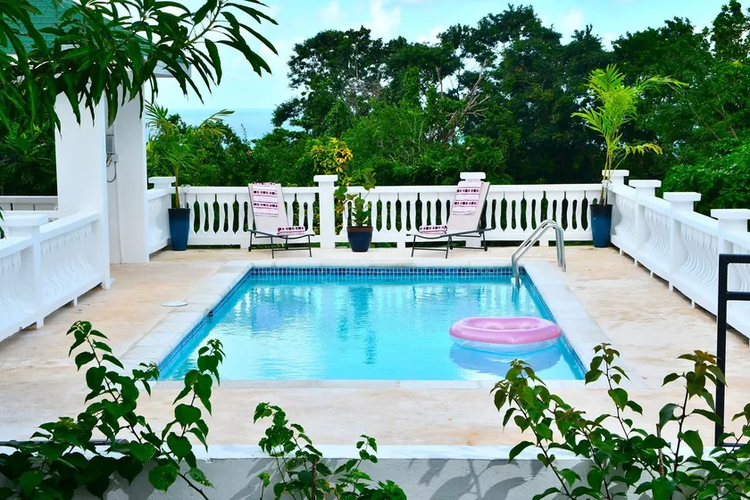 Hilltop 4BR Retreat w/Private Pool Near Ocho Rios - Image 1