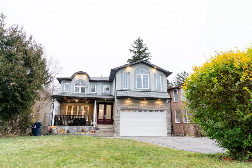Luxurious & modern home in quiet neighbourhood - Image 1