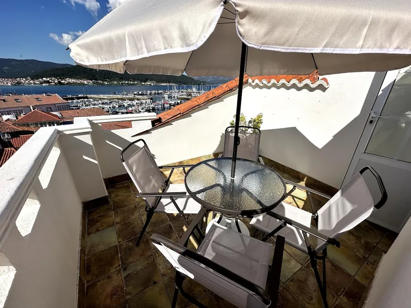 Central duplex in Muros. Terrace with Views - Image 1