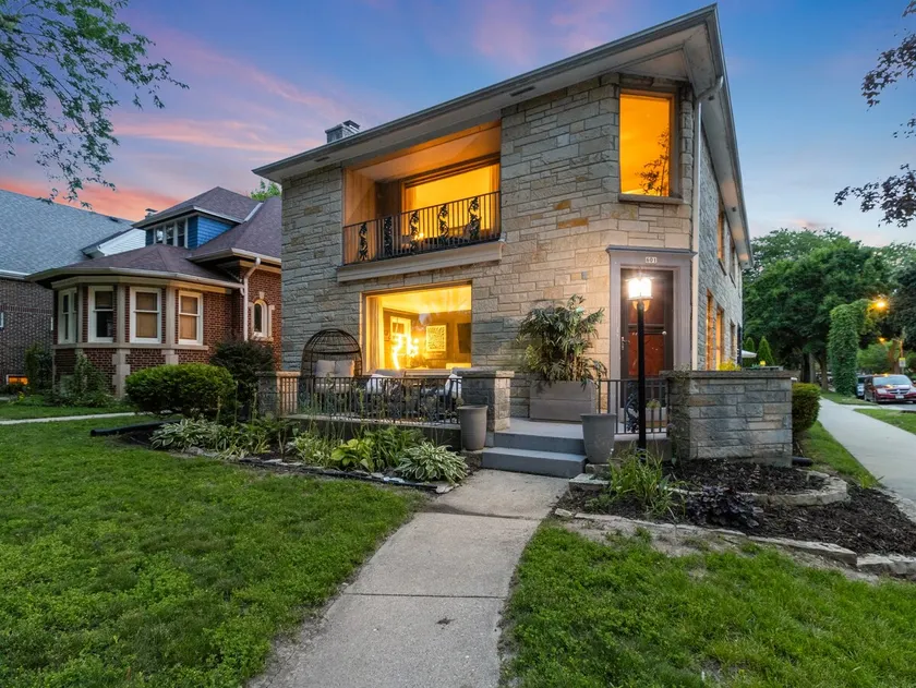 Quincy Estate | Fireplace | Park View | Sleeps 10+ - Image 1