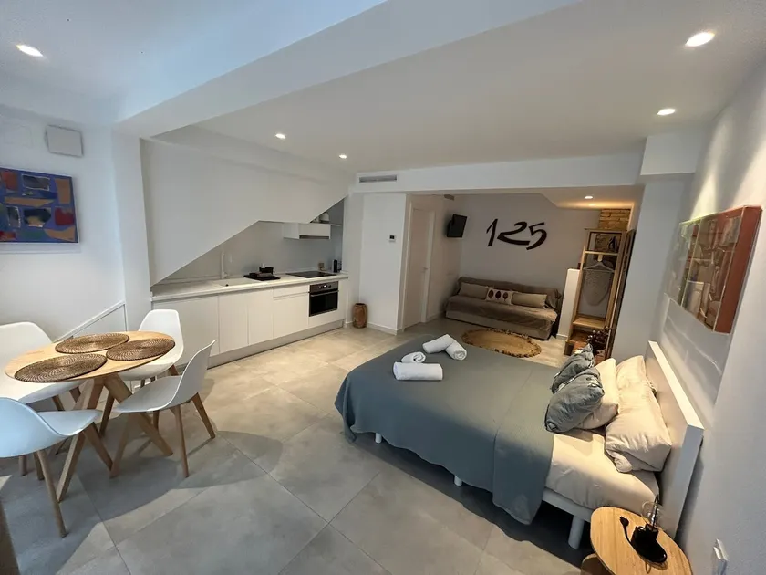 Apartamento En El Centro De Valencia - Image 1