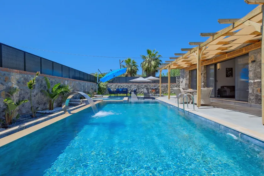 EXCLUSIVE STONE VILLA,PRIVATE GARDEN and POOL - Image 1