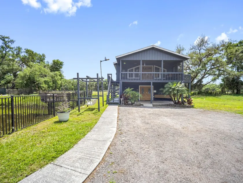 Spacious 2BR Retreat-Family Comfort in Plant City! - Image 1