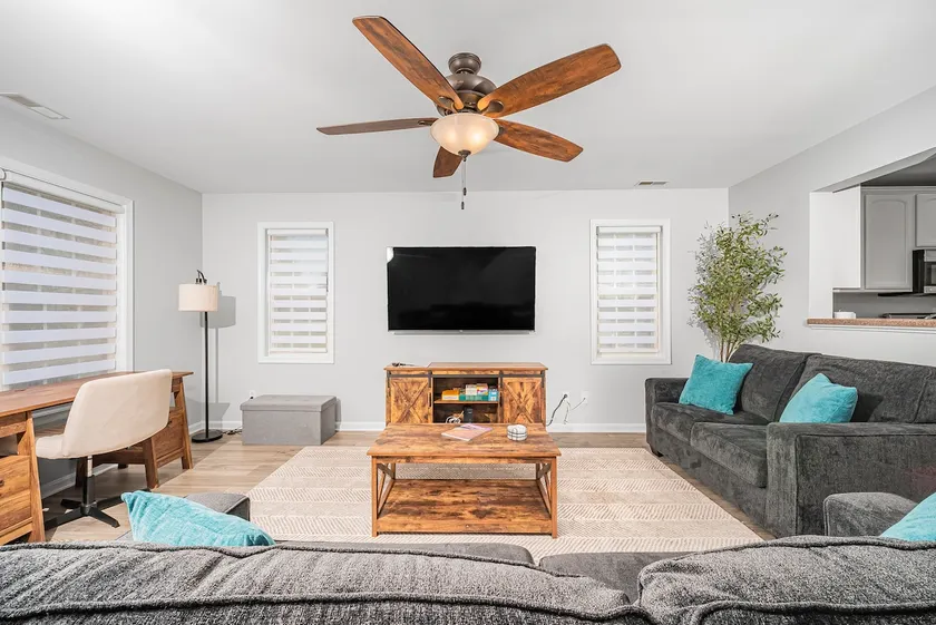 Cozy Coastal Condo 2BD, 2.5BR - Image 1