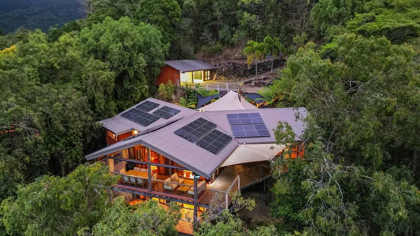 Rainforest Treehouse Sanctuary - with ocean views - Image 1