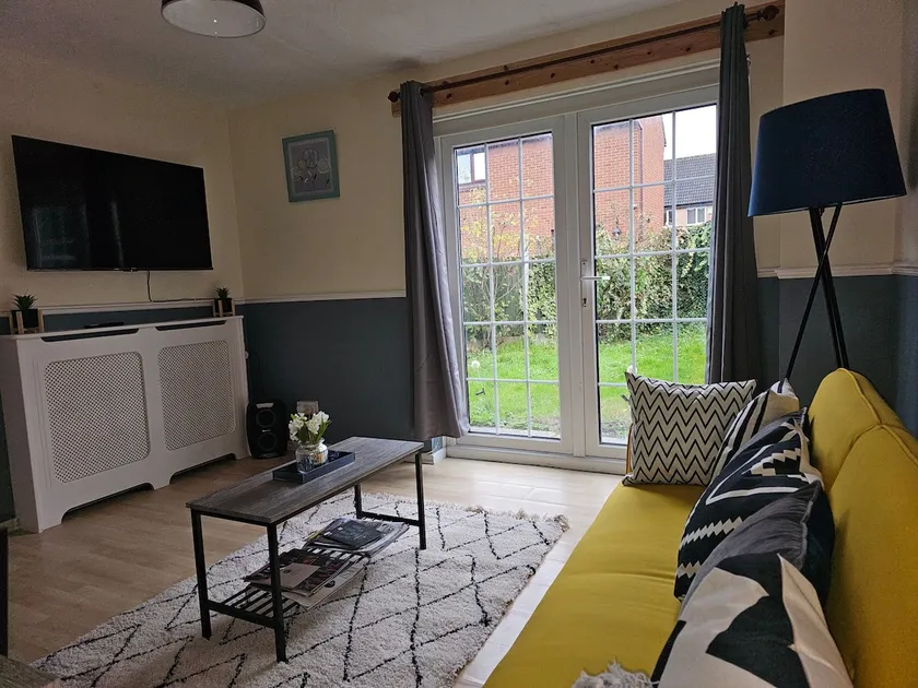 Home in Beckton. Docklands. London City Airport. - Image 1