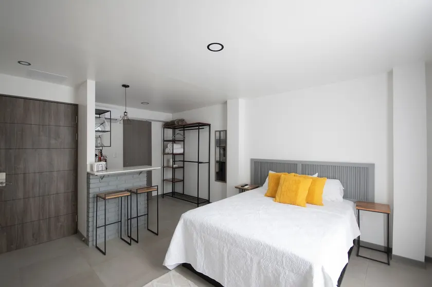 Cozy and Modern Apartment #08 - Image 1
