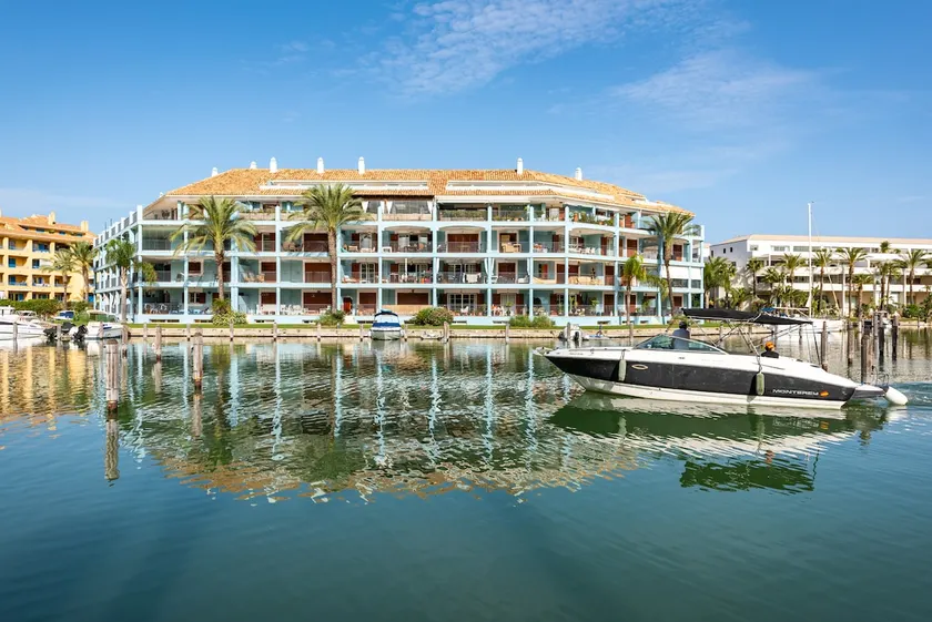 Seaside Sotogrande Retreat with pool - Image 1