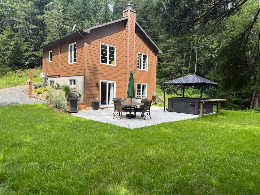 Panache des Bois Cottage – Hot tub – Pets allowed - Image 1