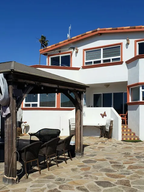 Beautiful Beach House - Image 1
