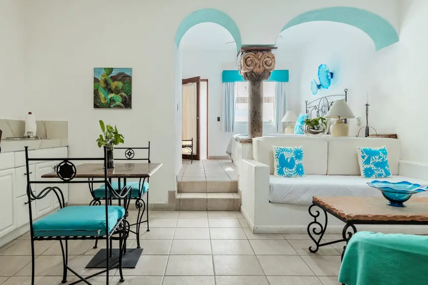 Junior Suite, El Encanto Inn. - Image 1