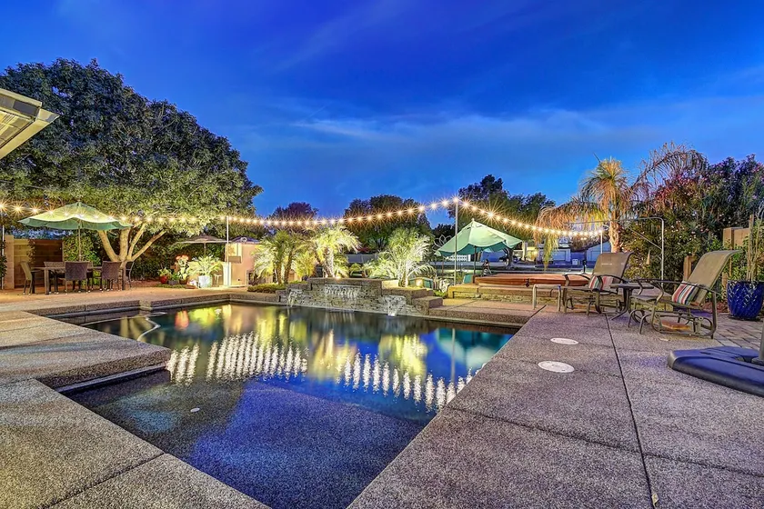 Mesa Lake Front House With Pool and Hot Tub - Image 1