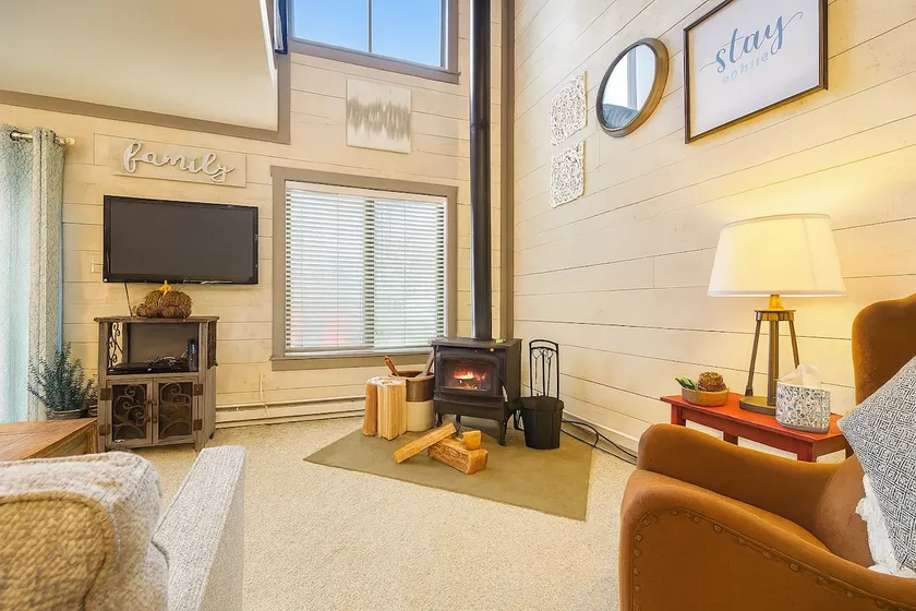 Mountain Cabin w/ Sauna + Hot Tub · Hidden Valley - Image 1