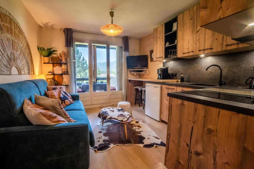 Small south-facing retreat with a view- - Image 1