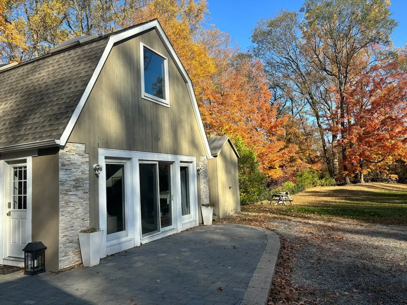 Modern Country Cottage by Bear Mountain - Image 1