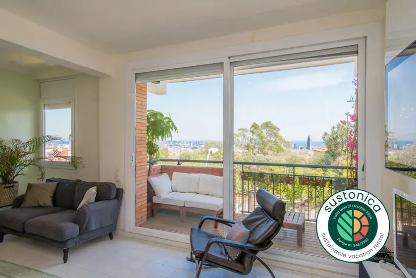 Large with terrace and amazing views of the sea! - Image 1