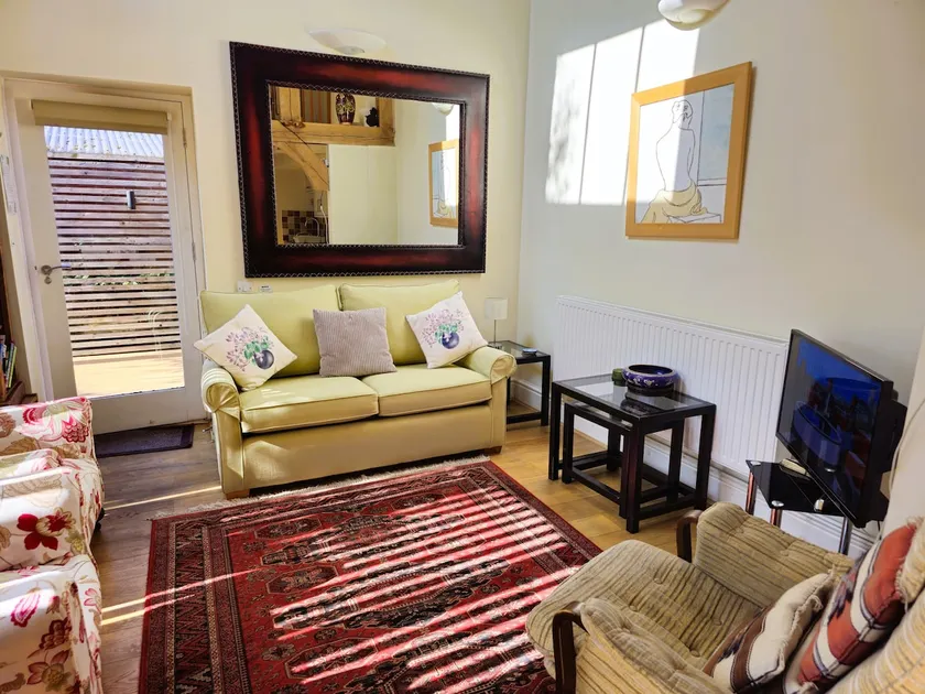 Cosy oak-beamed cottage - *with Optional Hot Tub* - Image 1