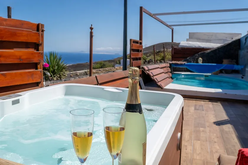 F. LA CASITA - Privat klimatpool, bastu och jacuzi. WIFI. SJÖVISNINGAR - Image 1