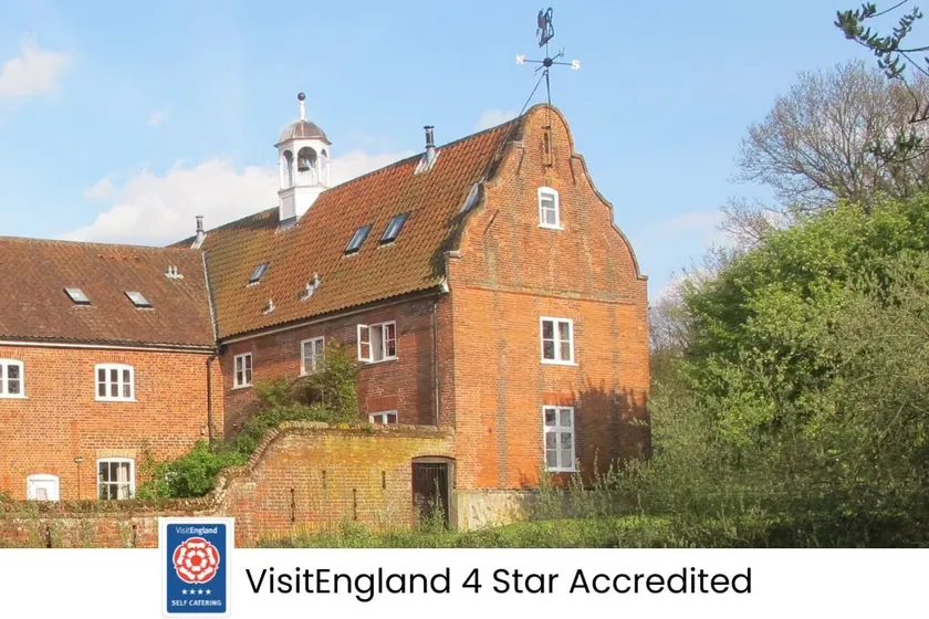 Waterside Cottage, stunning country views, Norwich - Image 1