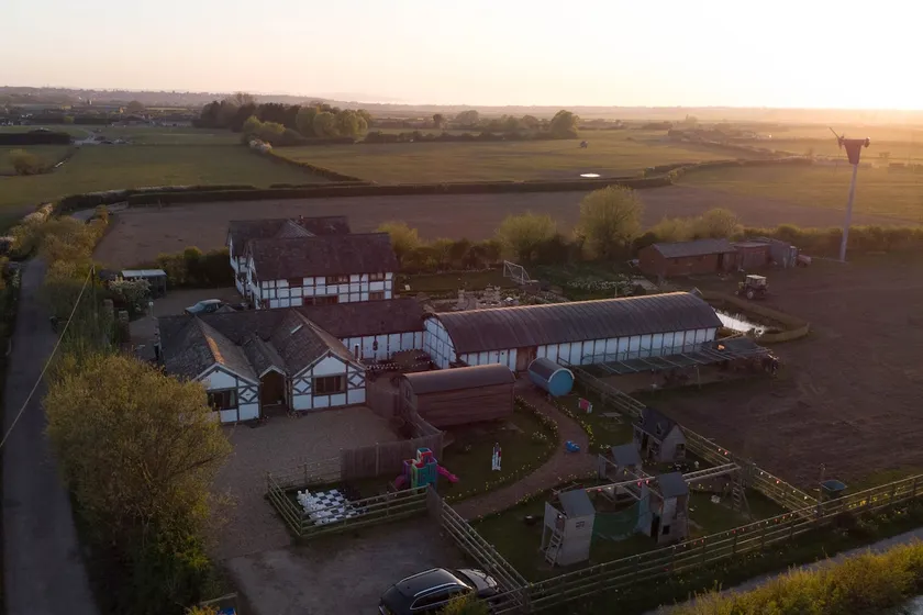 Green Cottage | Unique Family & Dog-Friendly Stay - Image 1