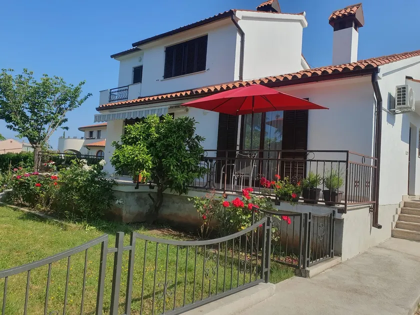 Apartment Vesna for 2, free parking and Wi-Fi - Image 1
