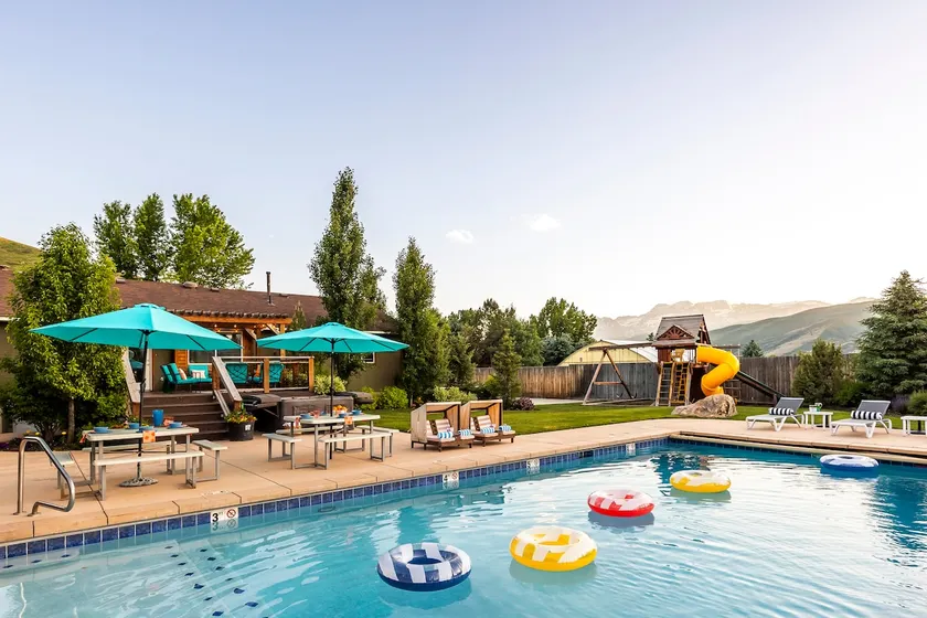 Resort Home, Sleeps 20, Pool & Pickleball, Hot Tub - Image 1