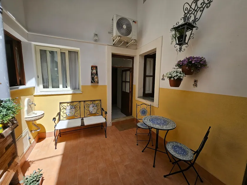 A stone's throw from Ortigia!! - Image 1