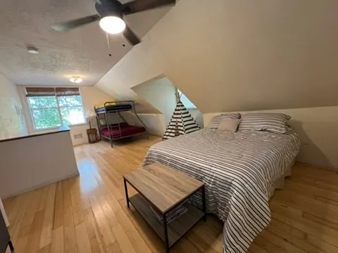 Crew & Extended-Stay Friendly • Sleeps 7 • 2BA - Image 1