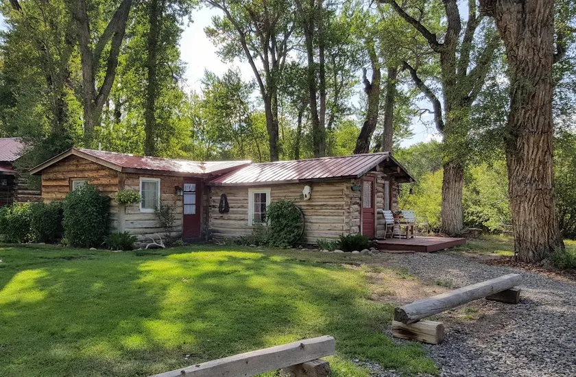 Jakey's Fork Homestead - Bunkhouse Cabin - Image 1
