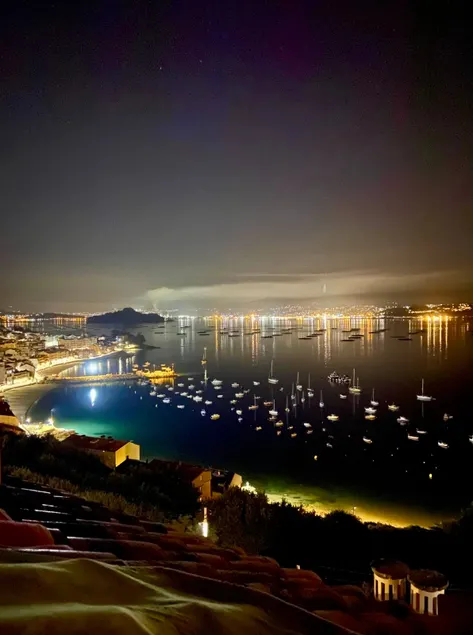 Esplendido y elegante Dúplex en Sanxenxo a 400m de las playas - Image 1