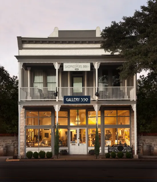 Shopkeeper's Inn Luxury Apartment. - Image 1