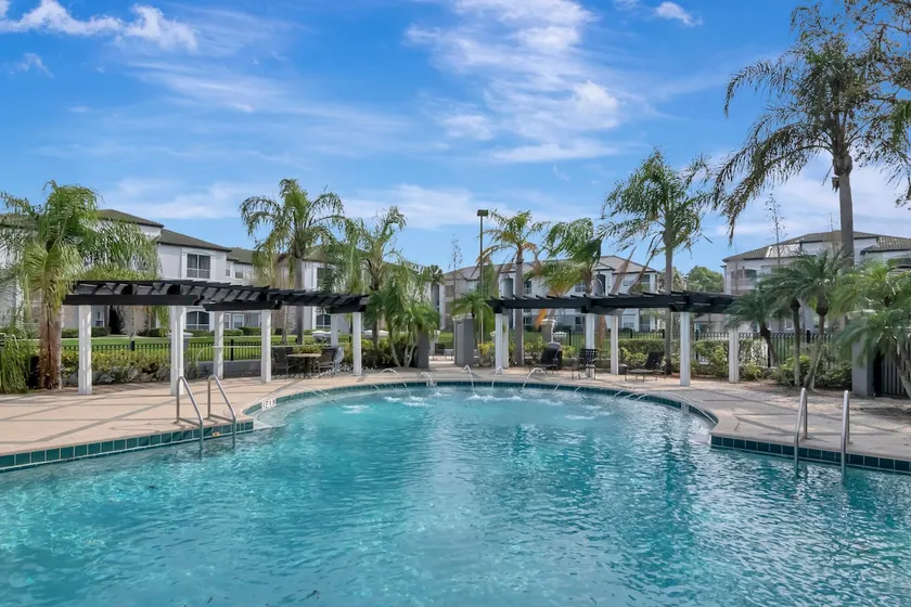 Luxury 3 Bedroom 2 Bath Condo. Close to Downtown Tampa. - Image 1
