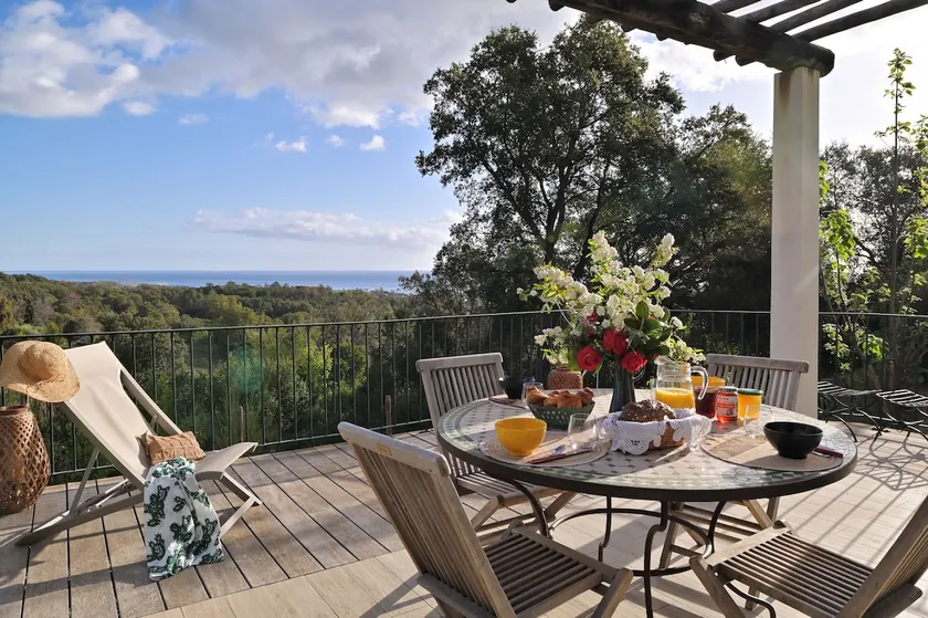 Punta della Guardia Estate, Villa with sea view in a nature reserve, beaches 1.5 Km away - Image 1