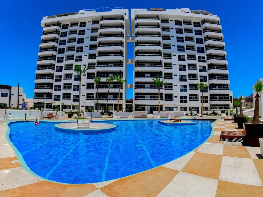 Condo en Torres Cantera de 2 recámaras 2 1/2 baños - Image 1