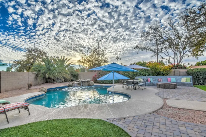 Route 66 Oasis in Downtown Gilbert with Heated Pool and Mini Golf - Image 1
