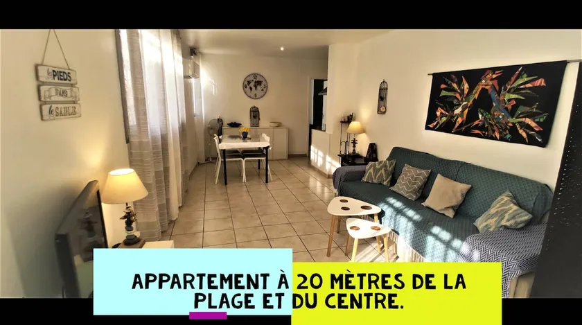 Ground floor accommodation 20 meters from the beach and the center. - Image 1