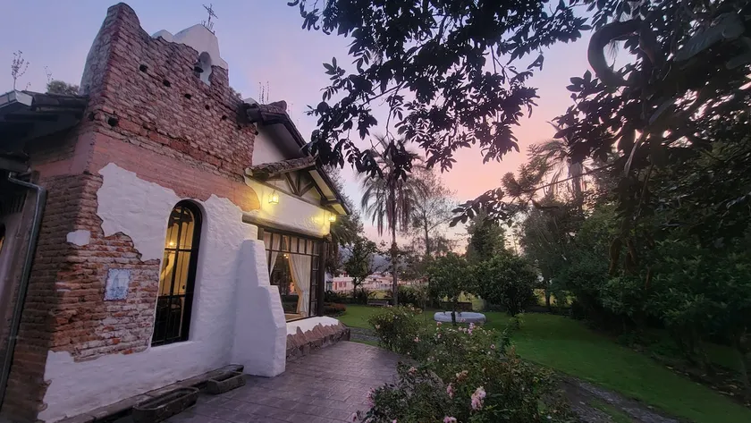 Charming Hacienda Refuge - Fireplace and Gardens - Image 1
