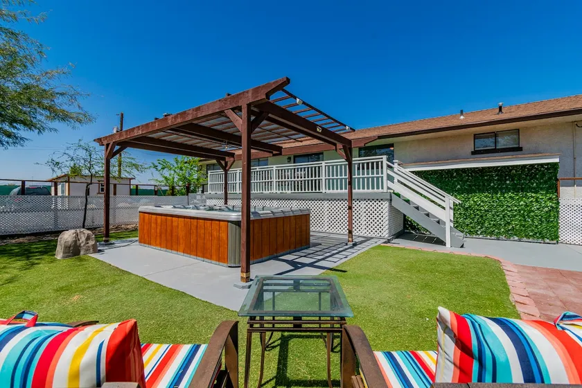 Vegas Retreat | Hot Tub | Near Strip/Airport/ BBQ/ - Image 1