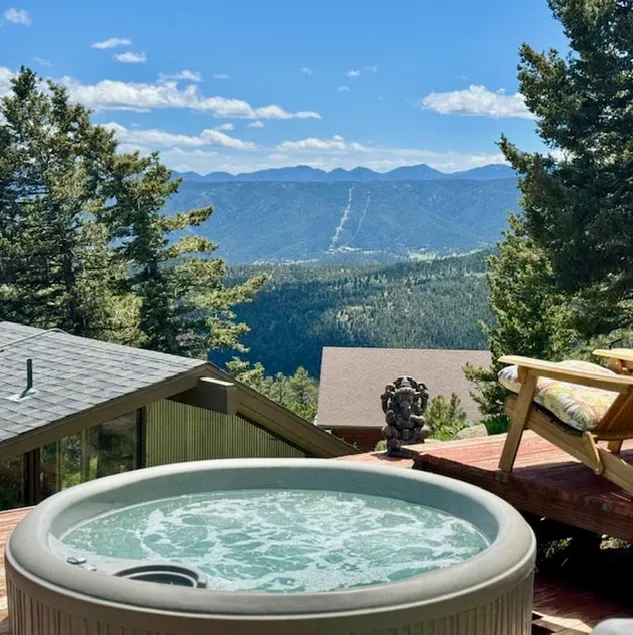 Mountain Suite - Hot Tub, Sky Deck with Epic Views - Image 1