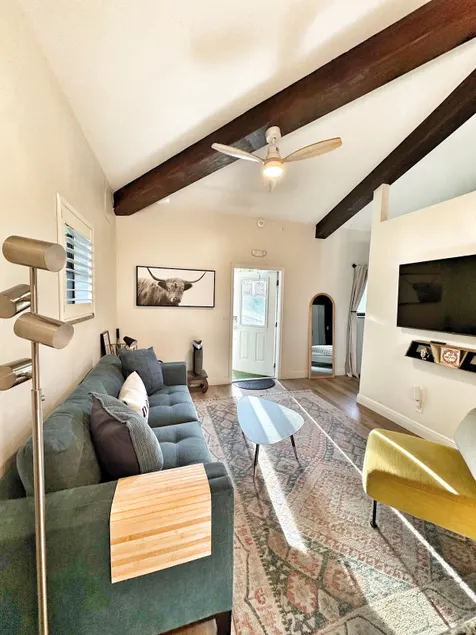 Cozy & Private Dog Friendly Guest Bungalow - Image 1