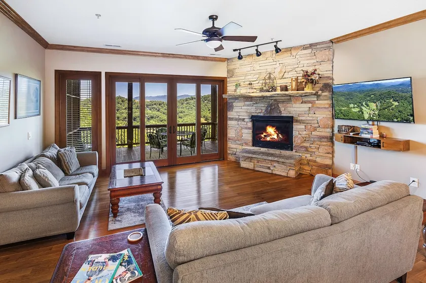 Finely Appointed Mountain Condo - Image 1