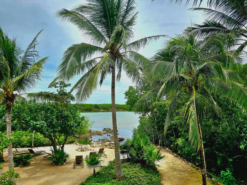 Bungalow with terrace access to Yal-kú Akumal Park - Image 1