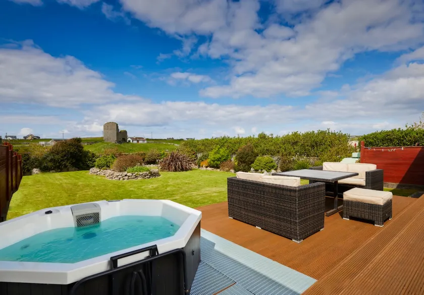 Luxury Lodges in Doolin Village with Hot Tubs - Image 1