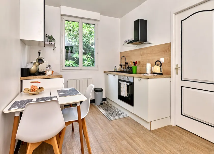 Cozy studio, private parking. Very central & quiet - Image 1